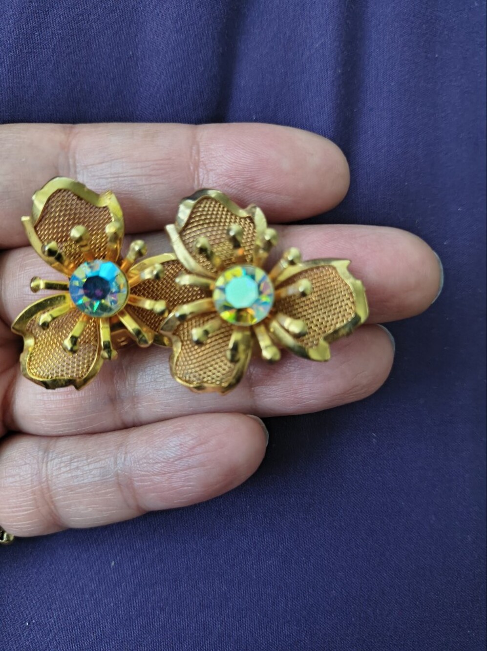 Beautiful Vintage Clip On Earrings W/ Mesh Petals And Iridescent Aurora Borealis